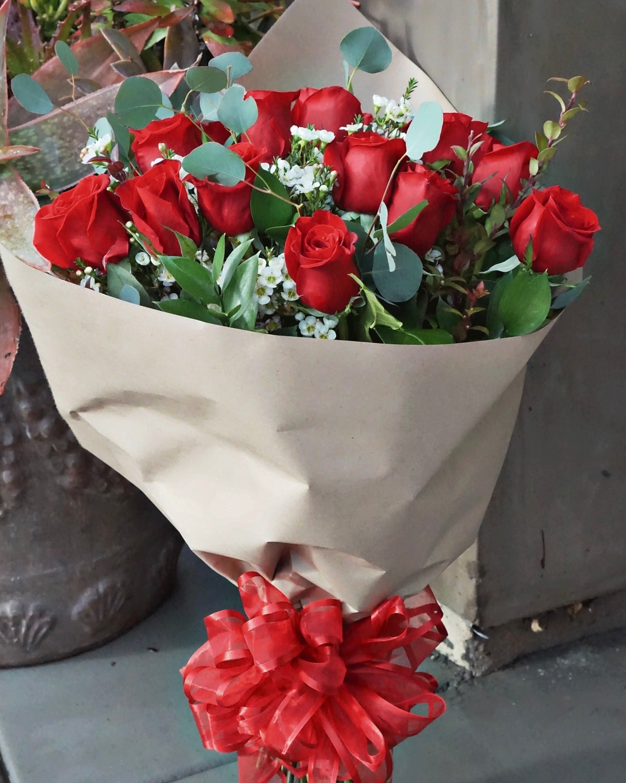 1 Dozen Roses Bouquet Traditional