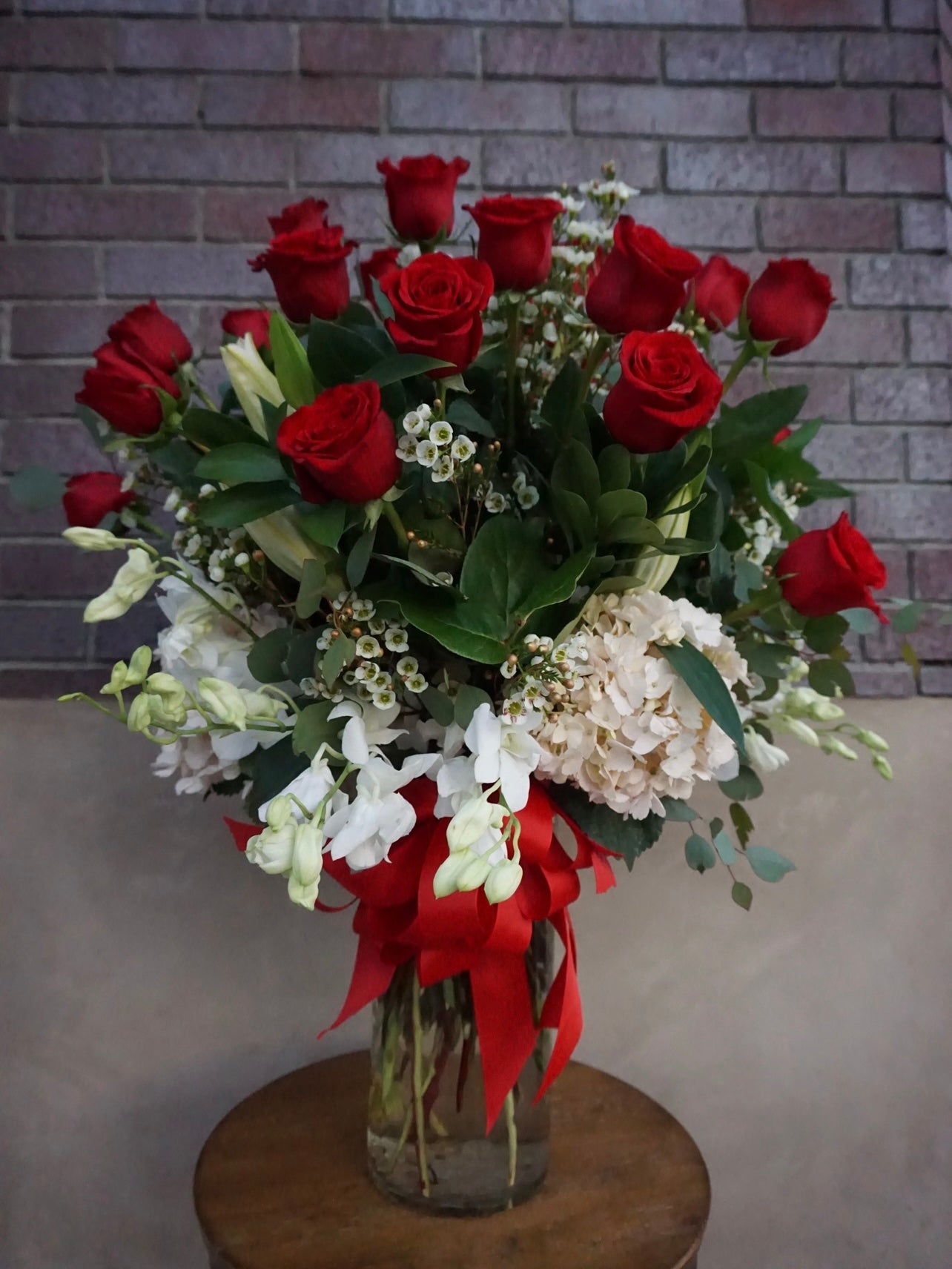 2 Dozen Roses Classic