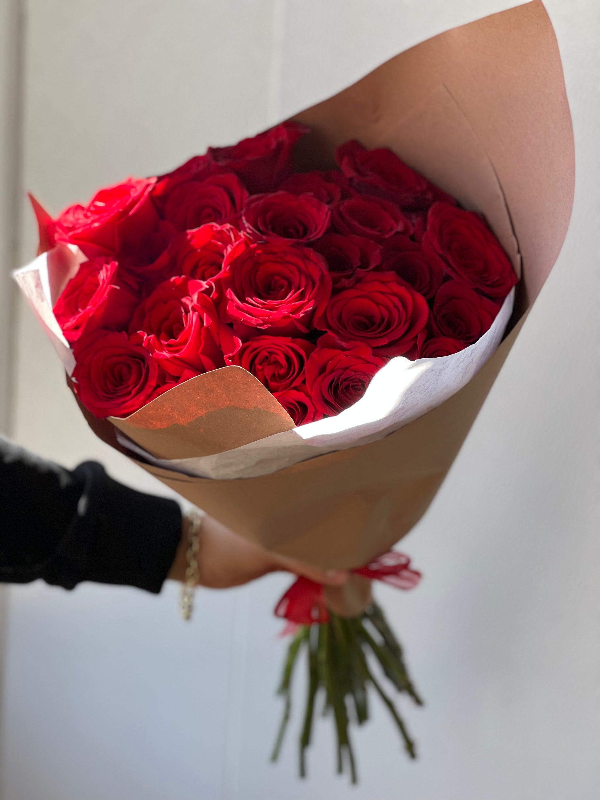 2 Dozen Rose Bouquet Modern – Growers Direct Flowers